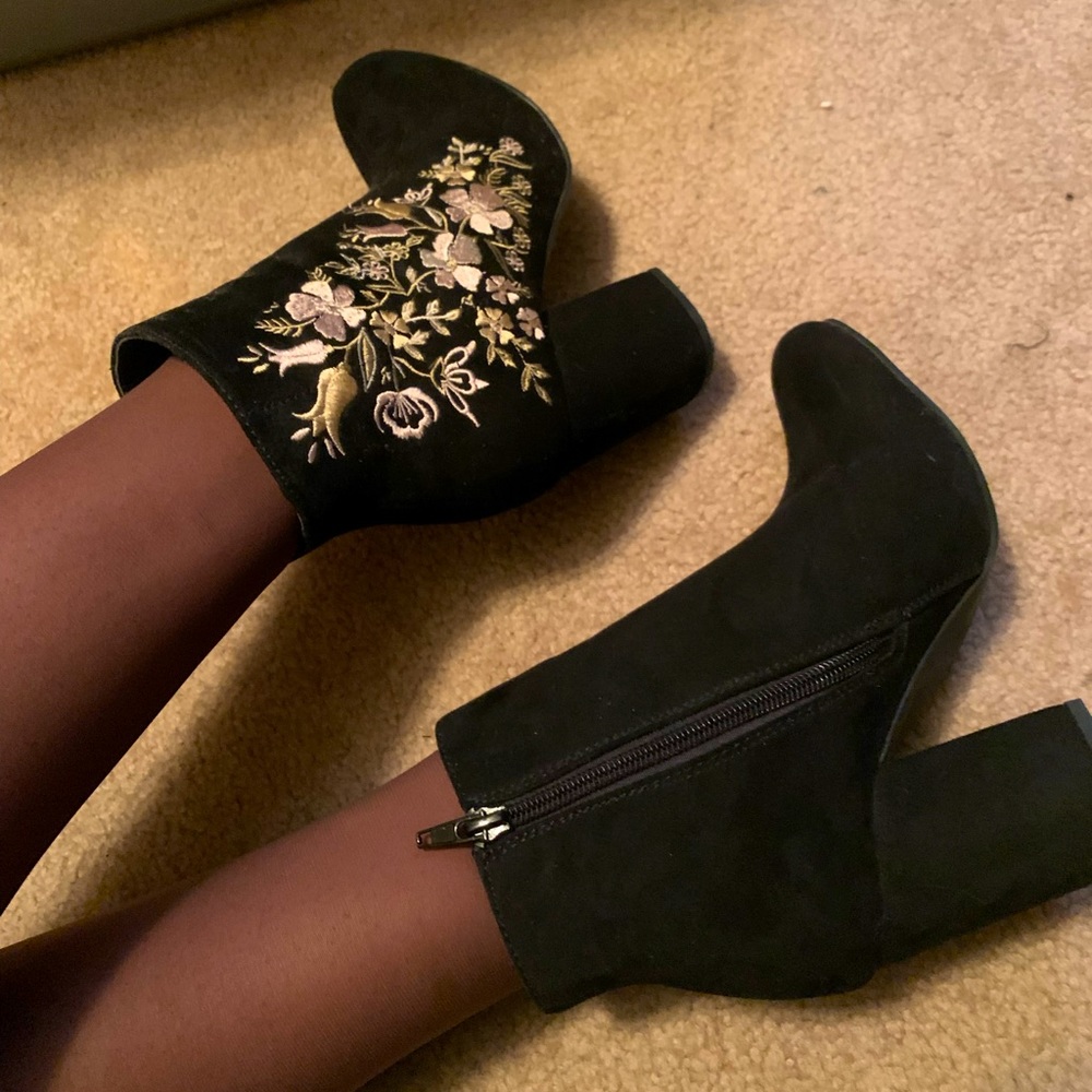 Floral black heeled boots